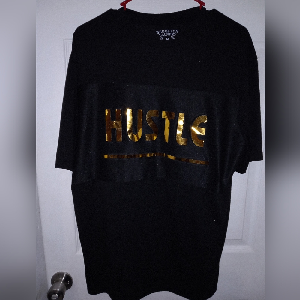 Brooklyn Laundry Men's Large Hustle T-shirt